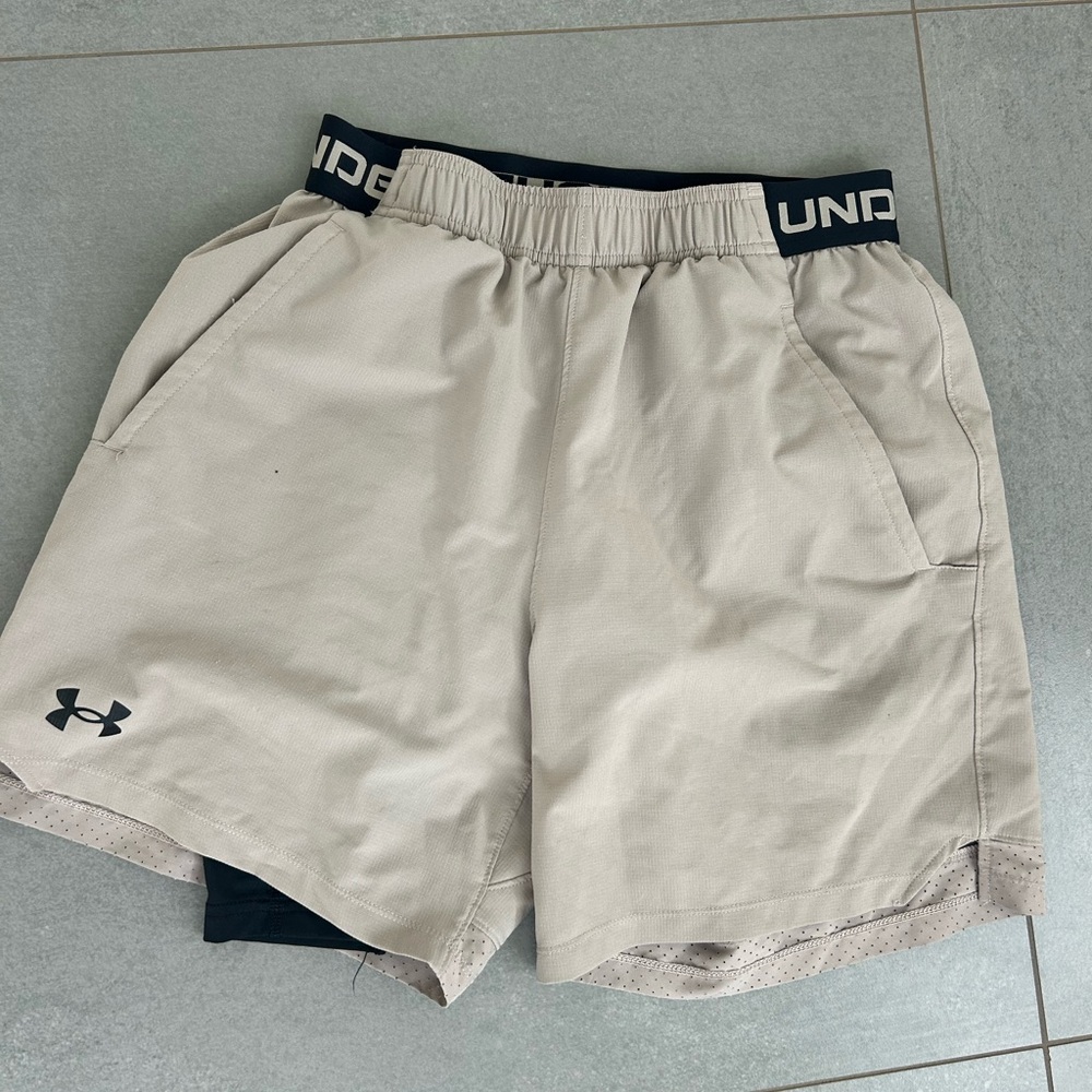 Under Armour Men's Beige Athletic Shorts